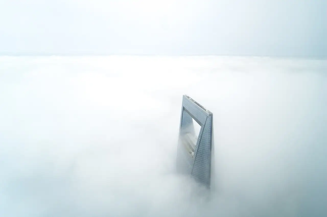 Como a tecnologia Maglev opera no trem de Xangai?
