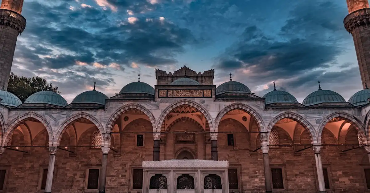 Qual a importância histórica da mesquita Süleymaniye?