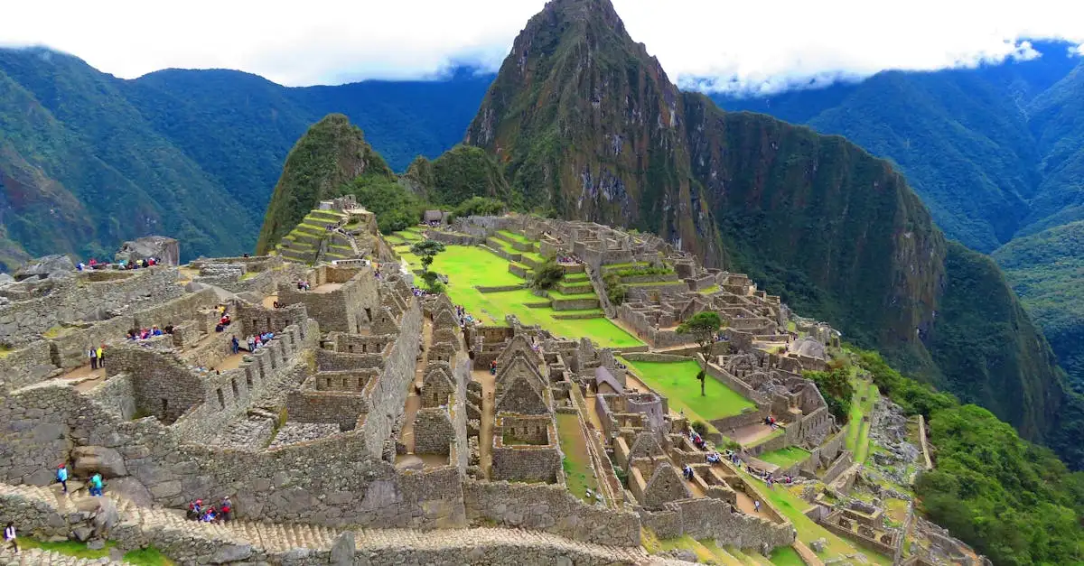 Qual é a cidade do Peru famosa por suas múmias?