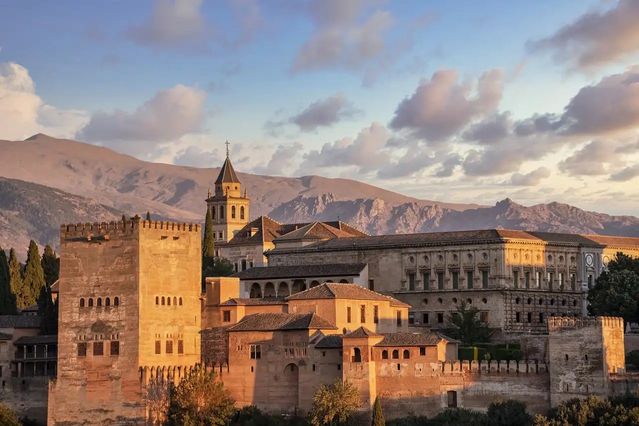 Qual foi o papel do Alhambra na Reconquista da Espanha?