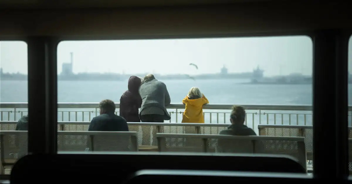 Qual cidade da Holanda é famosa por seus estaleiros?