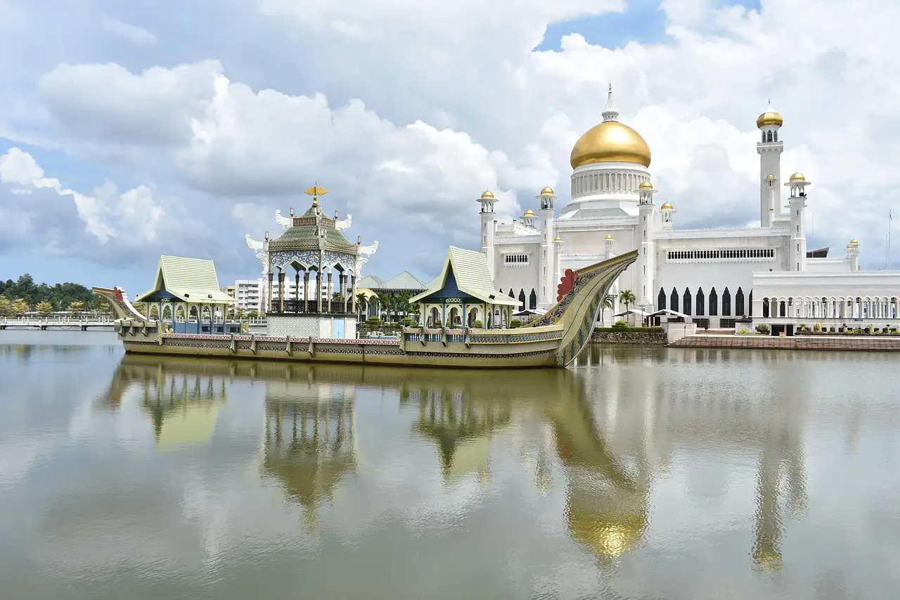 Qual é a capital de Brunei e qual a sua importância?