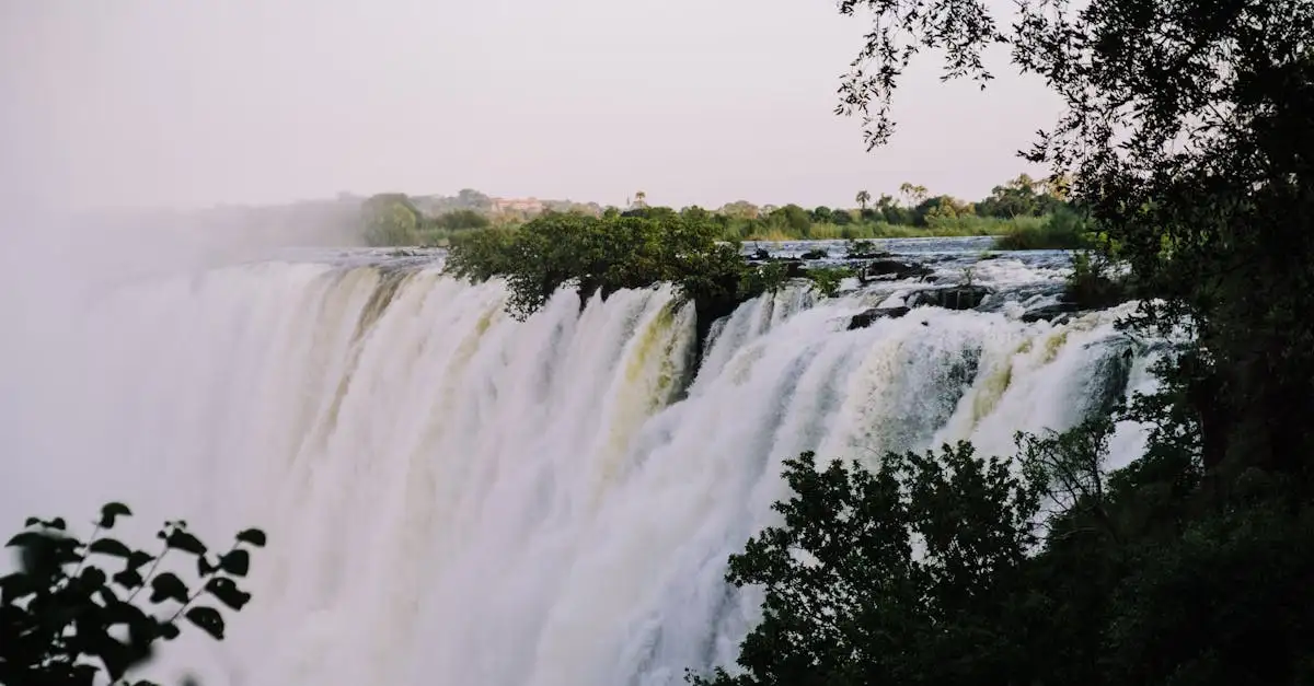 Qual é o rio que separa Zâmbia e Zimbábue?