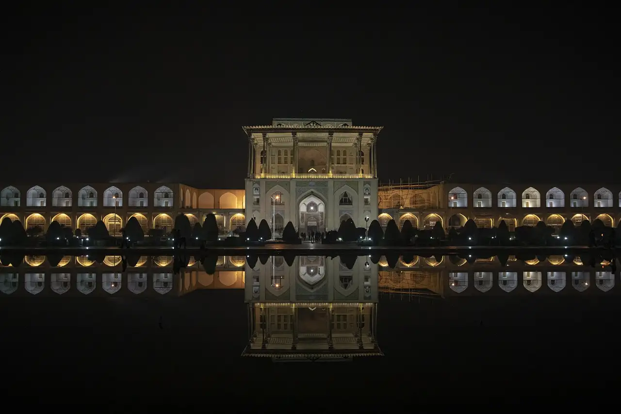 Isfahan foi realmente a capital do império safávida?