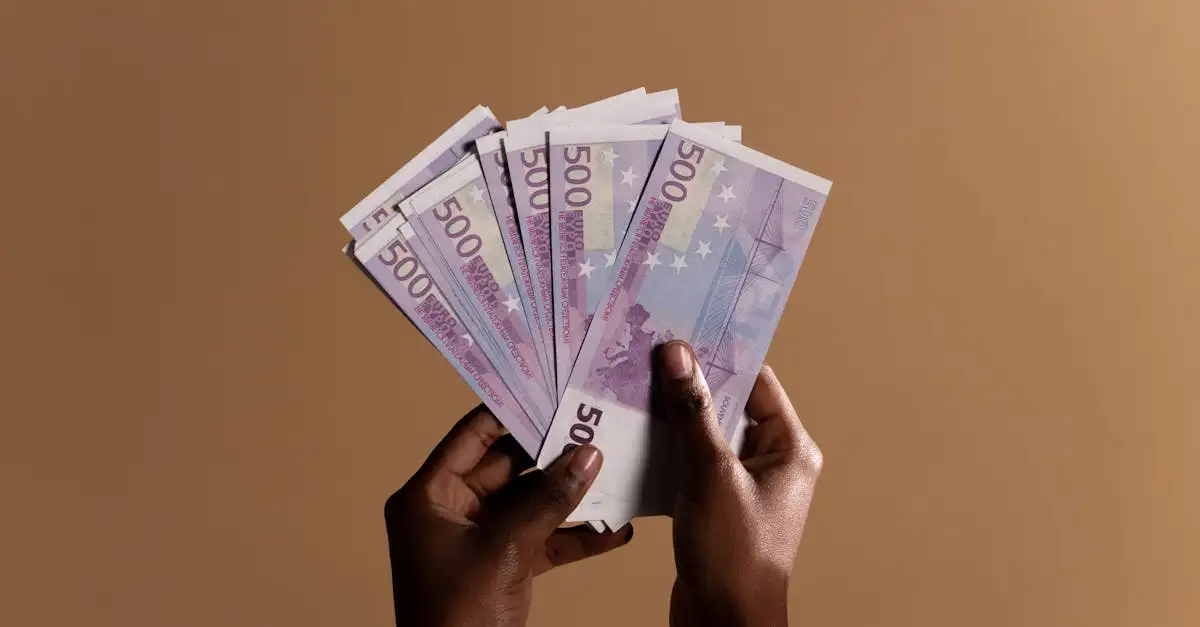 Qual é o principal objetivo do euro desde 1999?