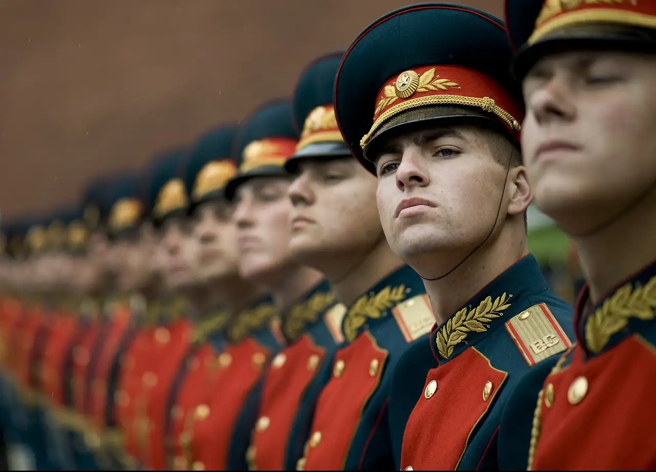 Qual foi o principal aparato militar da Idade de Ouro?