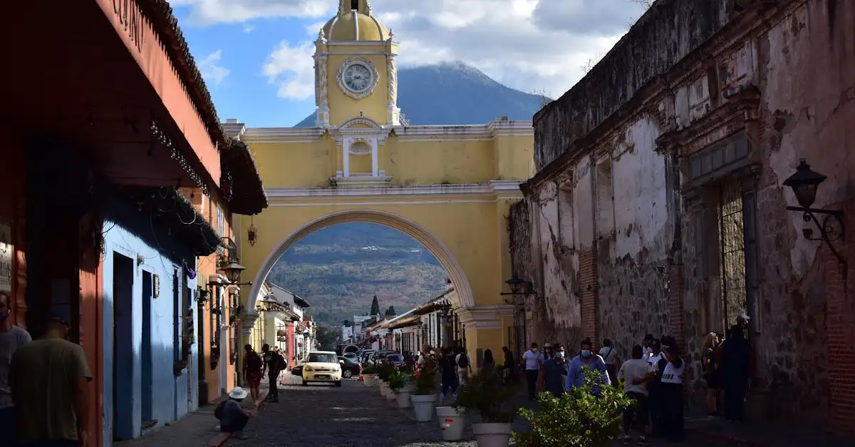 Qual cidade da Guatemala é famosa pela Semana Santa?
