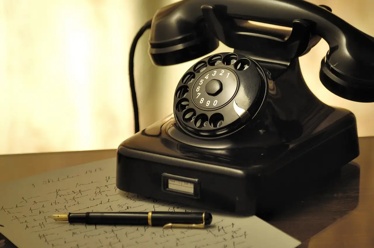 Qual foi a primeira mensagem enviada pelo telefone?
