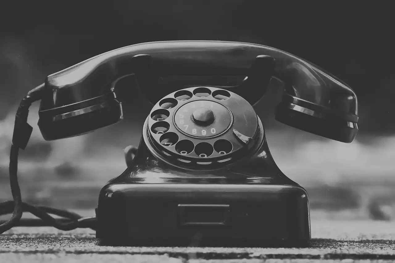 Qual foi a primeira mensagem enviada pelo telefone?