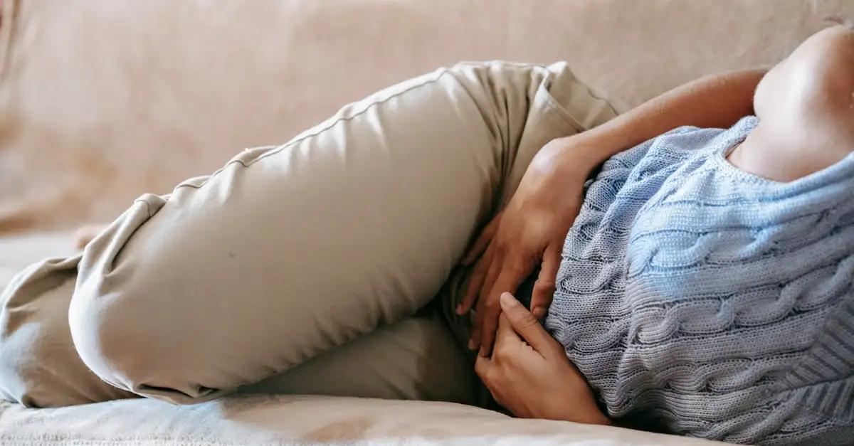 Dor abdominal e secreção aquosa: é motivo de preocupação?