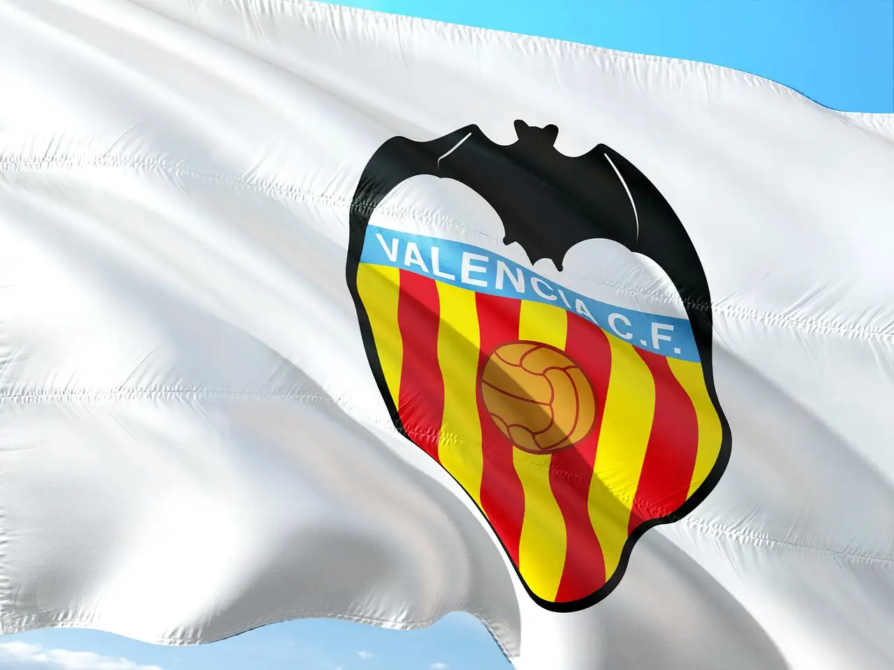 Qual é o estádio do Villarreal CF e onde está localizado?