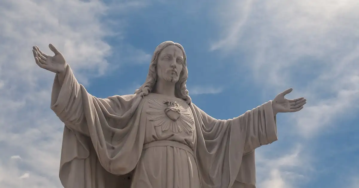 Como os espanhóis suprimiram a religião asteca?