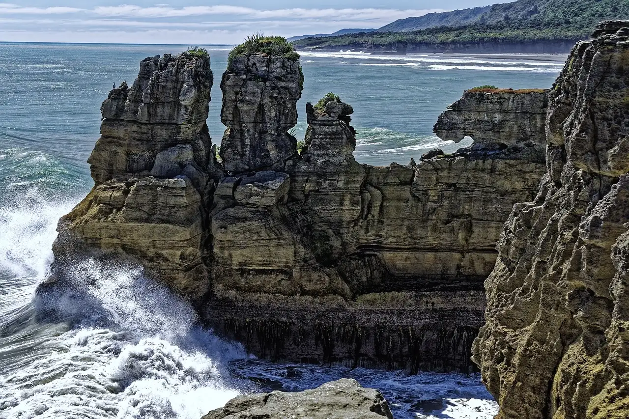 O que faz a visita ao Parque Nacional de Tasman ser única?