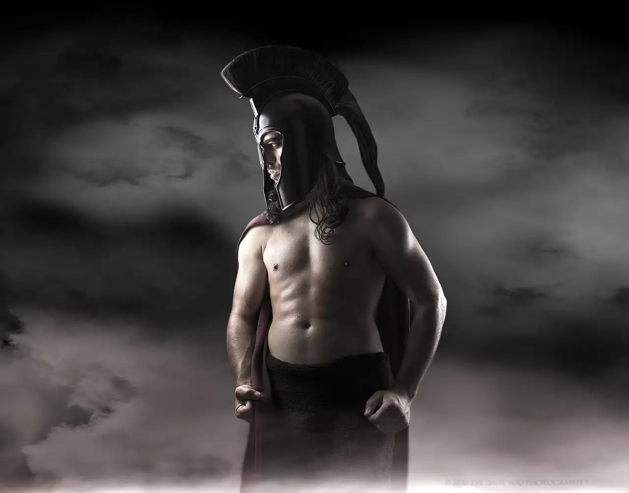 Por que Esparta se destacou como uma sociedade militar?