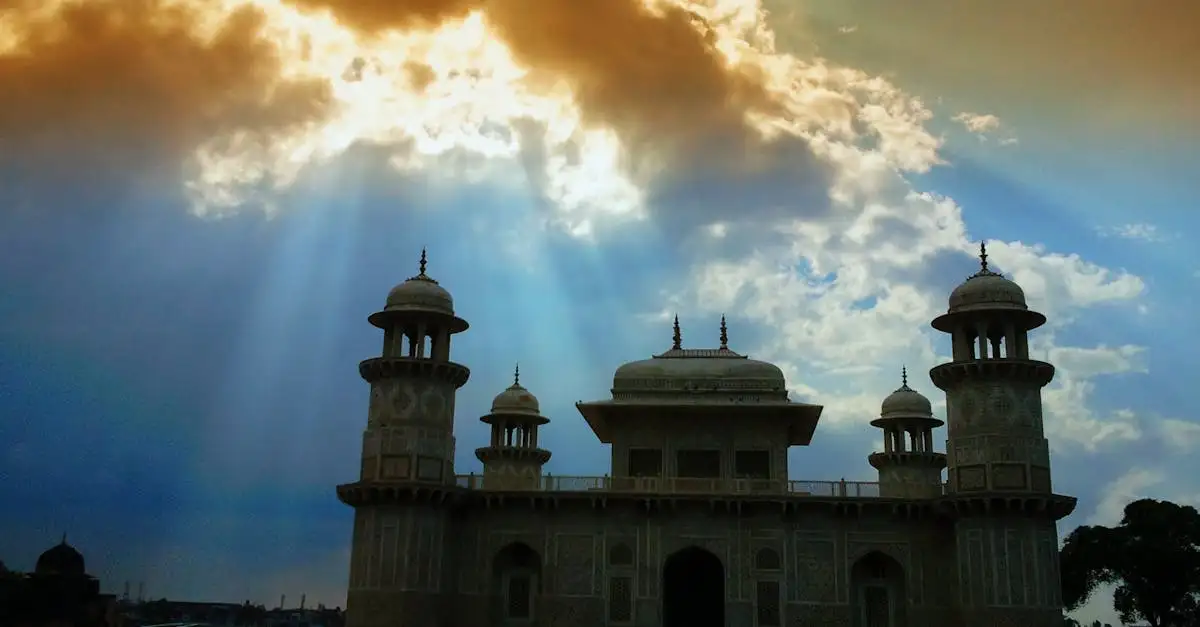 Qual cidade foi o centro Mughal Agra no século XVI?