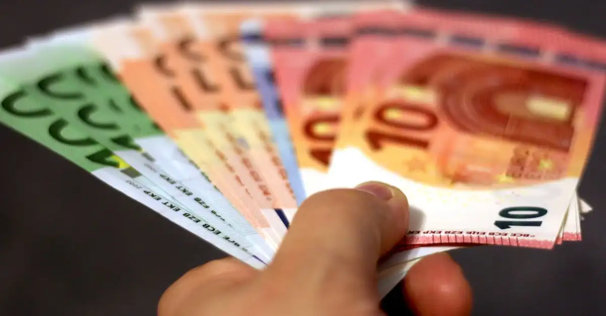 Qual foi o papel da UE na queda da União Soviética?