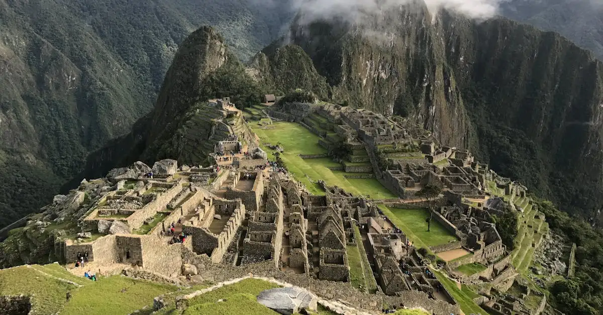 Como os missionários influenciaram o Império Inca?