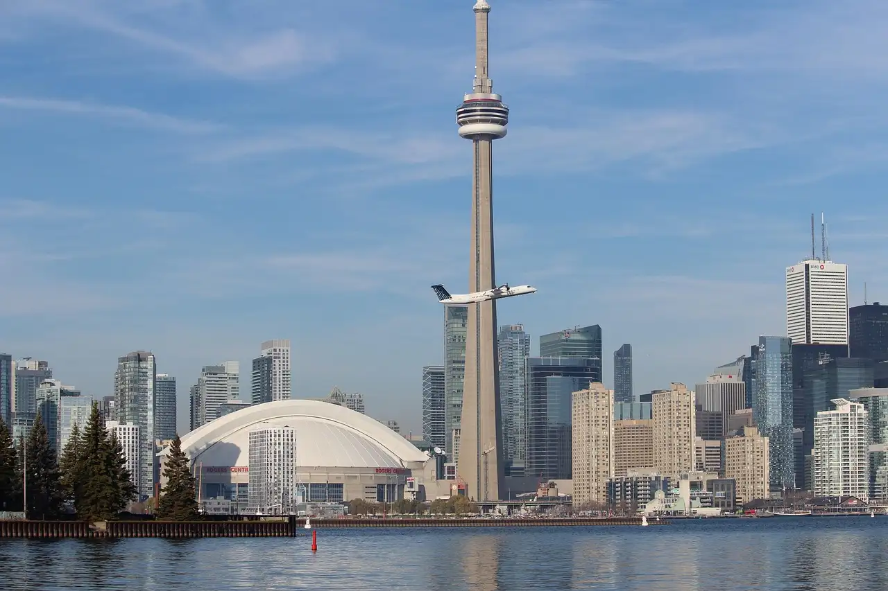 O que faz o piso de vidro da CN Tower ser tão especial?