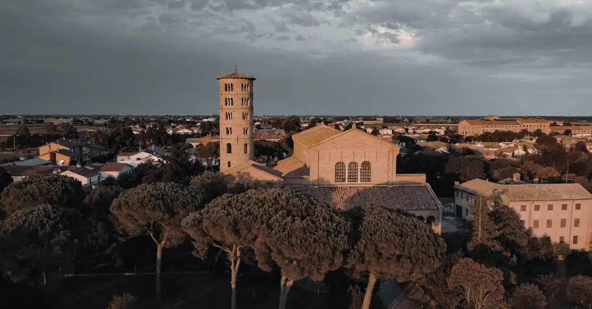 Por que Ravena é famosa por seus mosaicos históricos?