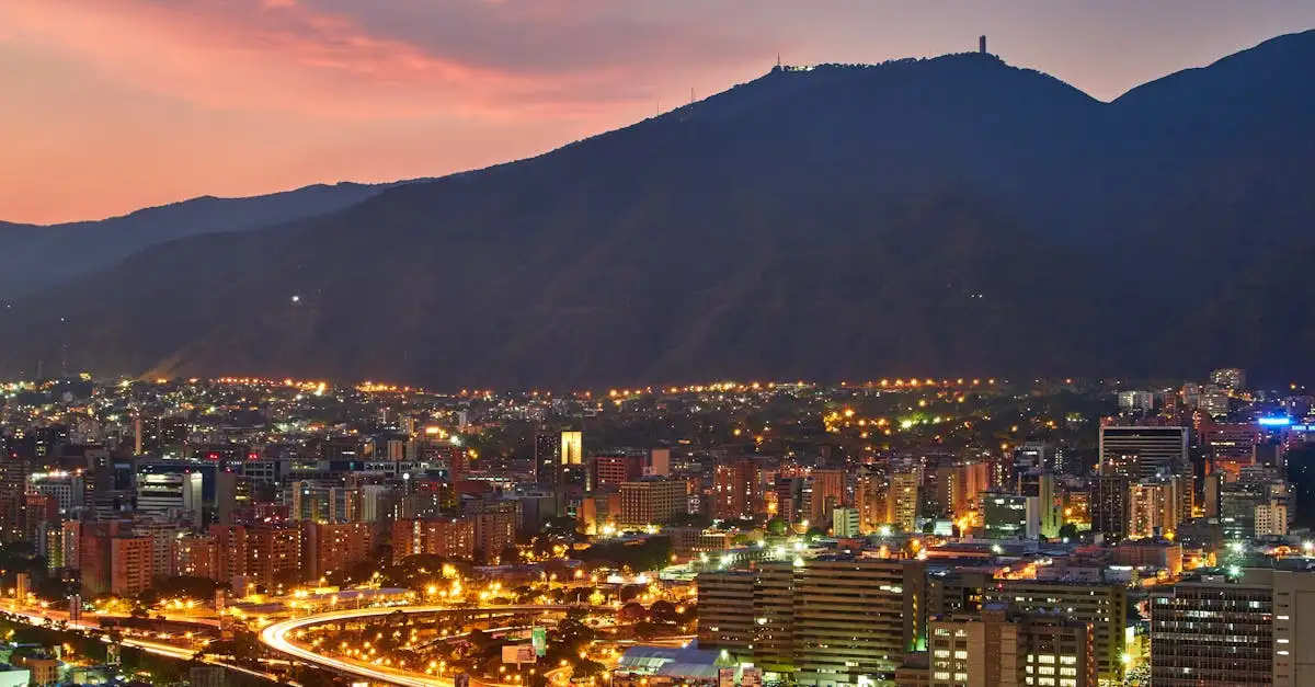 Qual cidade da Venezuela é famosa pela montanha Roraima?