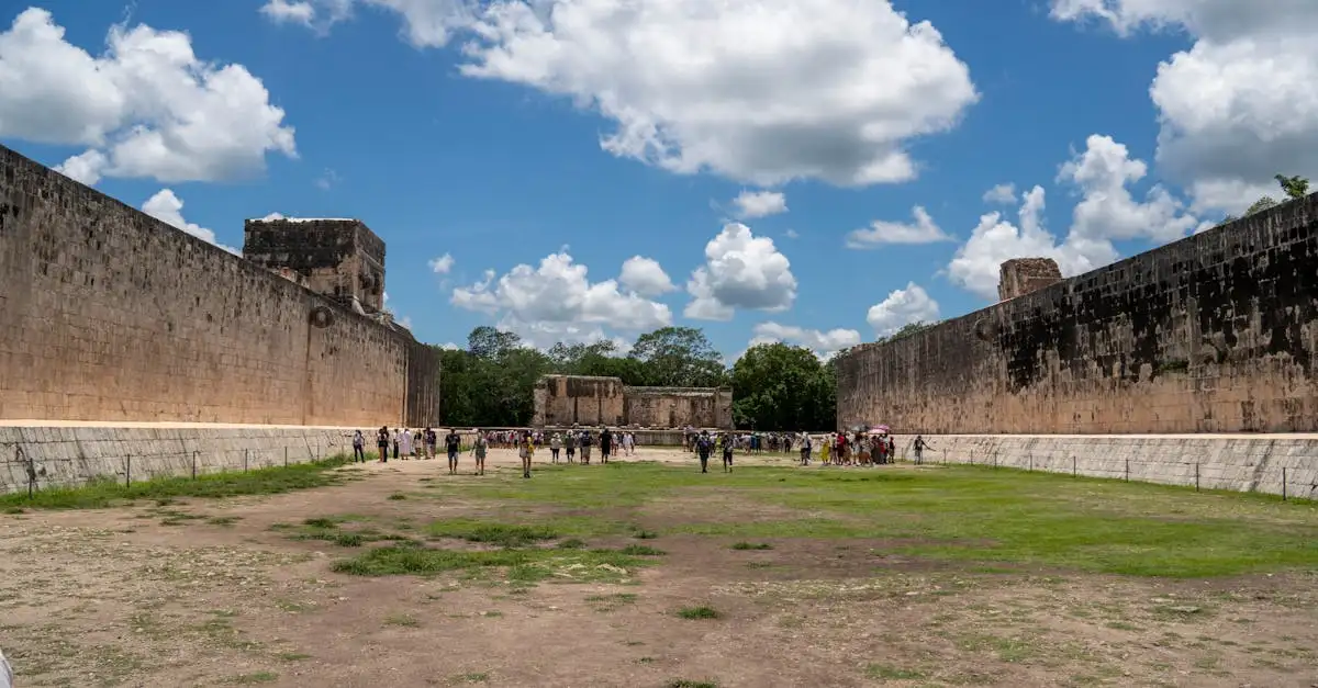 Qual cidade está próxima a Chichen Itza no México?