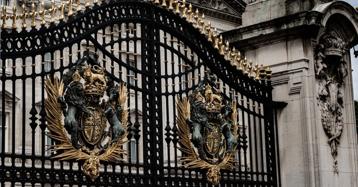 Qual é a residência do monarca britânico em Londres?