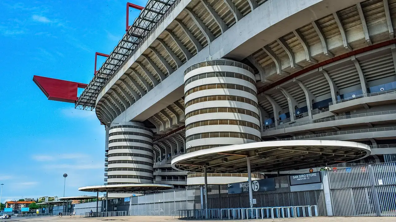 Qual é o verdadeiro nome do Estádio San Siro?