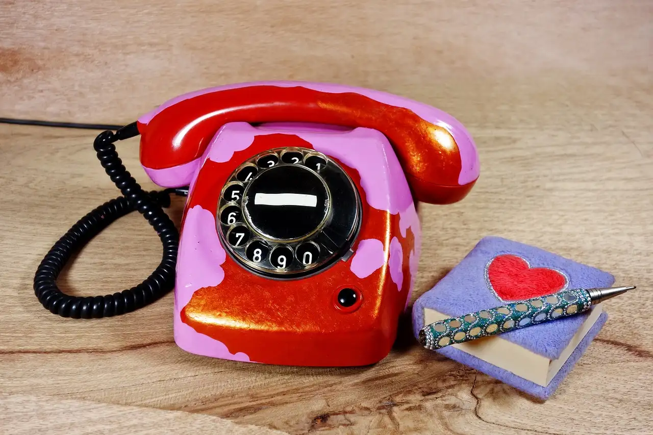 Como descobrir a quem pertence um número de telefone?