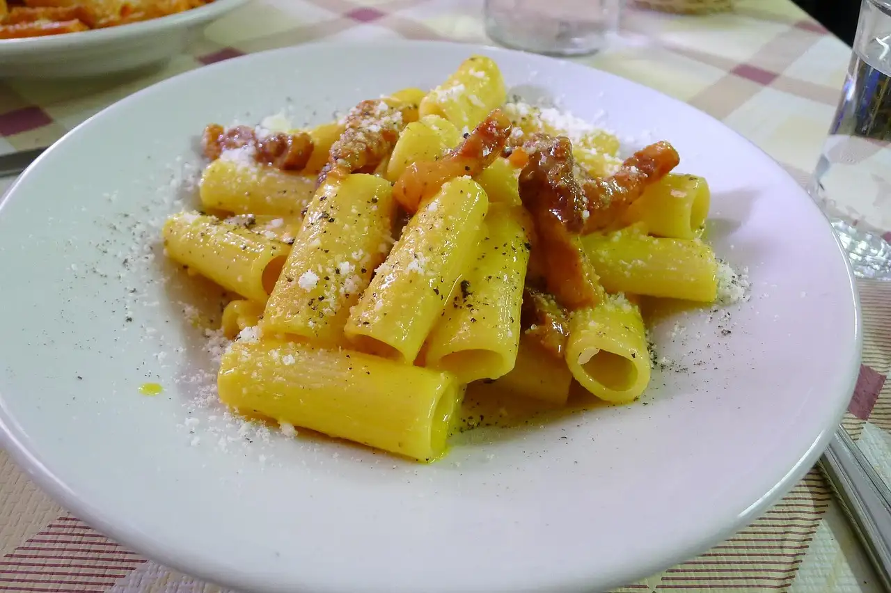 Quais legumes combinam com a pasta carbonara perfeita?