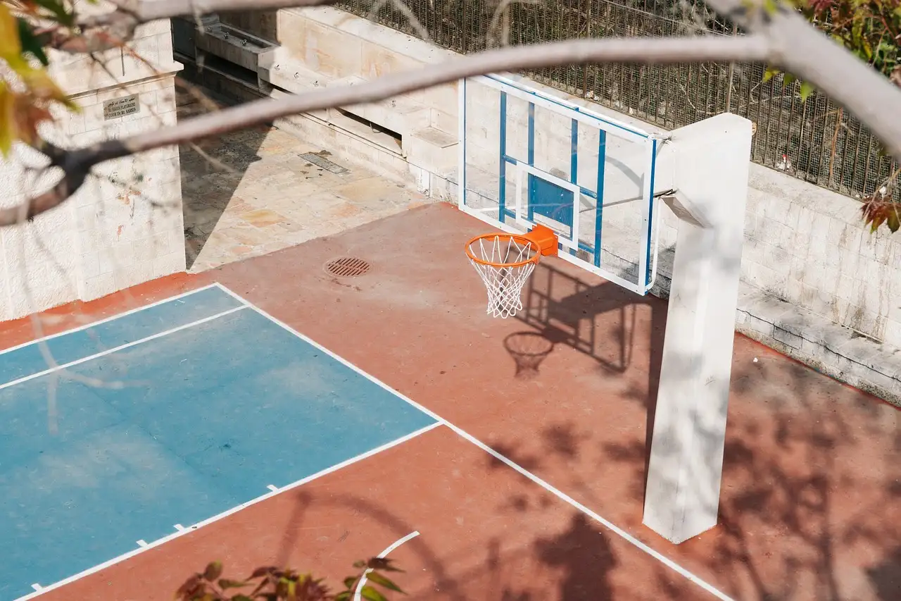 Qual é a duração de uma partida de basquete 3x3?