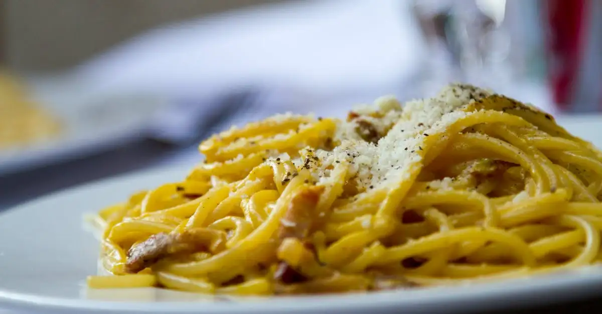Qual vinho harmoniza melhor com espaguete à carbonara?