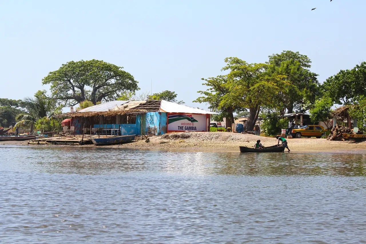 Quais são as 3 principais atrações turísticas na Gâmbia?