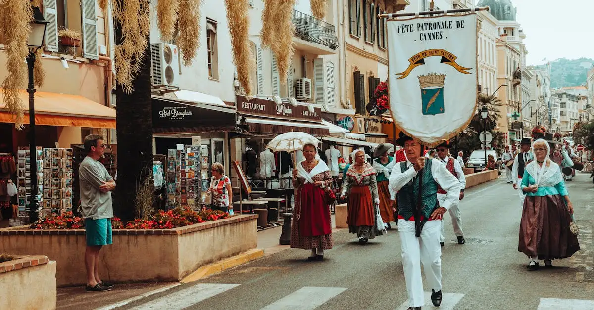 Qual é a cidade da França famosa pelo Festival de Cannes?